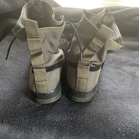 Men nikes - Picture 4 of 5